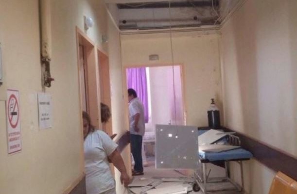 Νοσοκομείο Χίου: Κατέρρευσε μέρος της οροφής στην παθολογική - Φωτογραφία 1