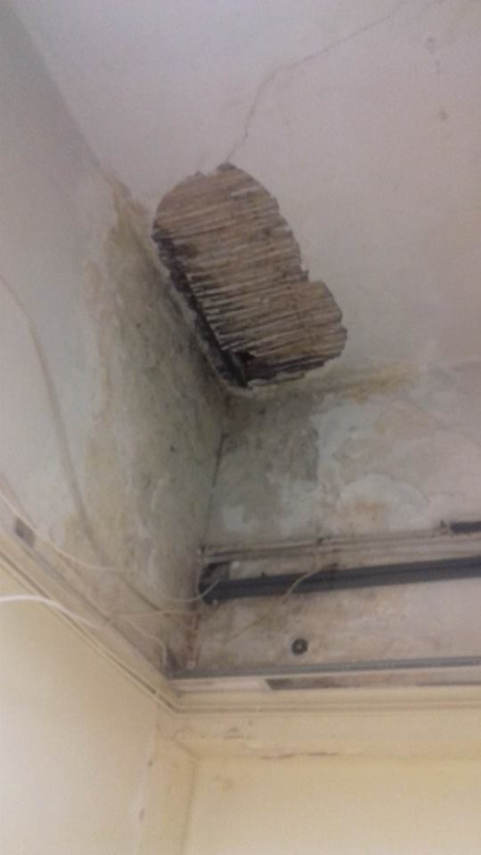Νοσοκομείο Χίου: Κατέρρευσε μέρος της οροφής στην παθολογική - Φωτογραφία 3
