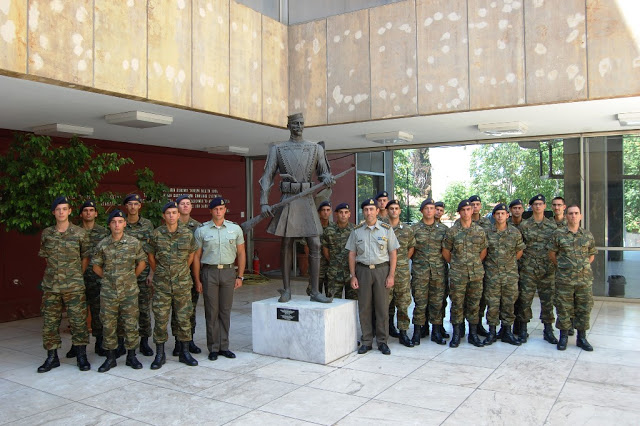 Επίσκεψη Σχολής Πυροβολικού στο Πολεμικό Μουσείο - Φωτογραφία 5