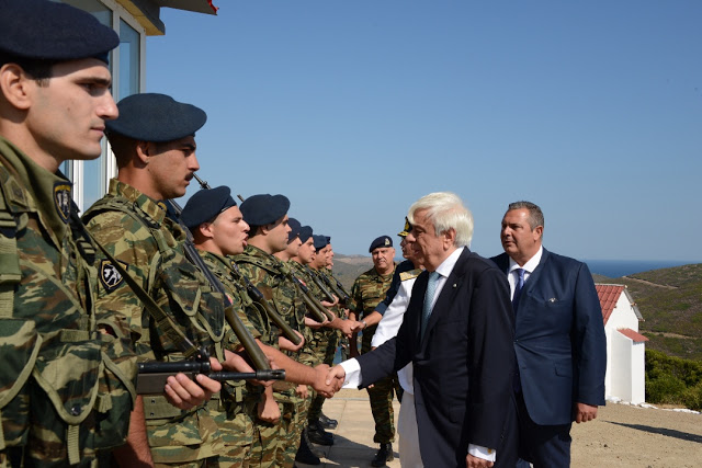 Φωτογραφίες από την επίσκεψη της ΑΕ Προέδρου της Δημοκρατίας, του ΥΕΘΑ και του Αρχηγού ΓΕΕΘΑ στη Χίο, το φυλάκιο της Παναγιάς και τη Λήμνο - Φωτογραφία 5