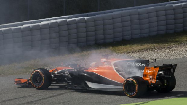 Η Mercedes και η Ferrari χωρίς κινητήρες στη McLaren - Φωτογραφία 1