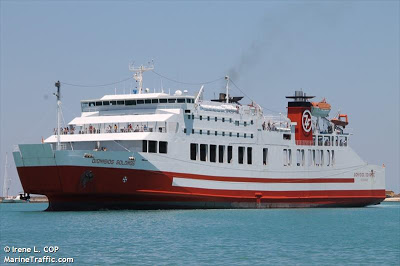 ΣΥΜΒΑΙΝΕΙ ΤΩΡΑ: Πρόσκρουση πλοίου με 324 επιβάτες στο λιμάνι της Σερίφου - Φωτογραφία 1