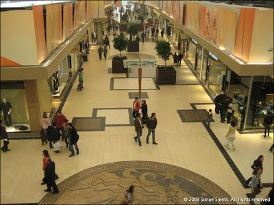 Pantheon Plaza:Το εμπορικό κέντρο που θυμίζει φάντασμα θα αναστηθεί; - Φωτογραφία 1