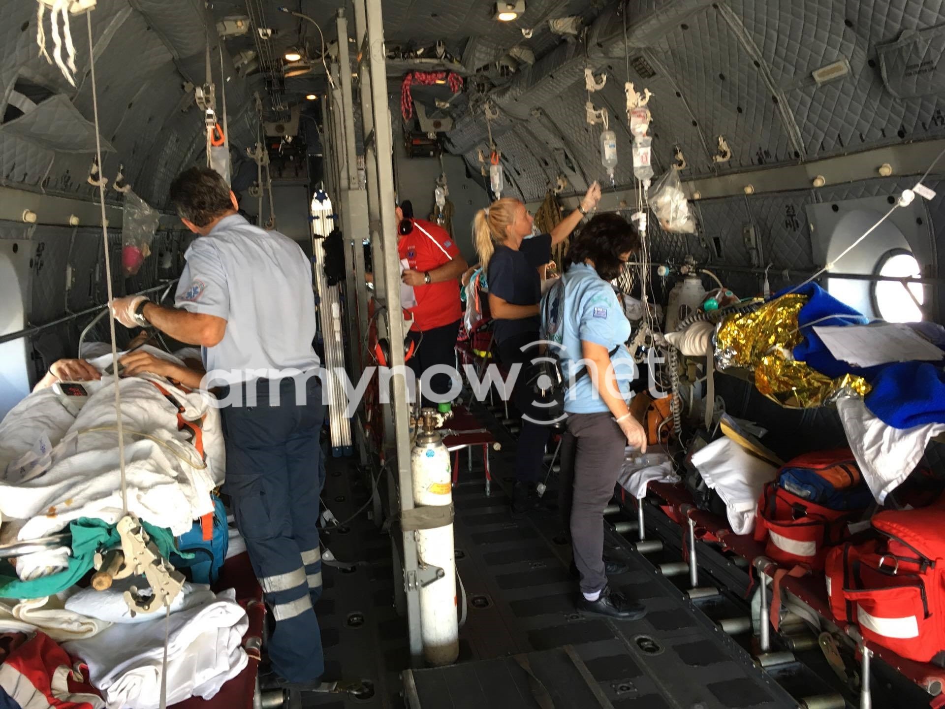 Σεισμός στην Κω: Οι τραυματίες μέσα στο C-27 της Π.Α. -Αποκλειστικές ΦΩΤΟ - Φωτογραφία 17