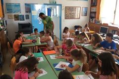 Ένα ξεχωριστό θερινό σχολείο στην Κάρπαθο, με την υπογραφή του Αρχιμανδρίτη Καλλίνικου