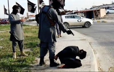 Σκοτώνονται μεταξύ των.Εκτέλεση επιφανούς γιατρού του ISIS - Φωτογραφία 1