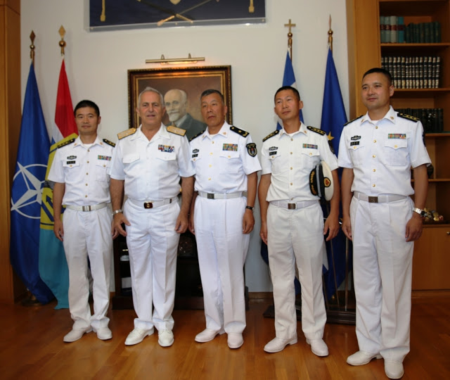 Συνάντηση Αρχηγού ΓΕΕΘΑ με Αξιωματικούς Πολεμικού Ναυτικού της Κίνας - Φωτογραφία 1
