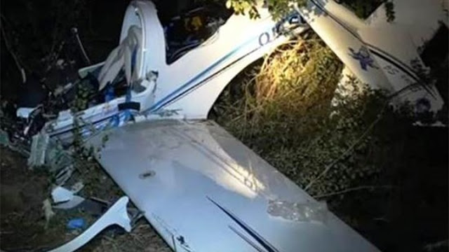 Οι πρώτες εικόνες από την πτώση του αεροσκάφους με δύο νεκρούς στη Λάρισα – BINTEO - Φωτογραφία 1