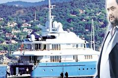 Μες την χλιδή το κότερο του Μαρνάκη. Δείτε το εσωτερικό του (εικονες)