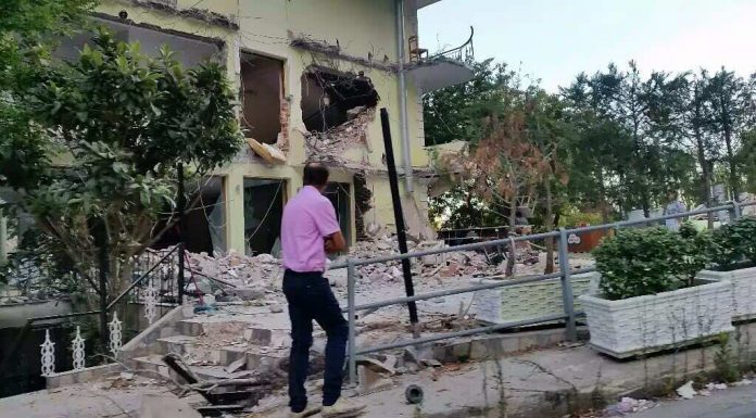 Παράνομες κατεδαφίσεις κτιρίων στην Χιμάρα - Φωτογραφία 1