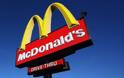 Υπάλληλος των McDonald’s αποκάλυψε το «βρώμικο» μυστικό τους και απολύθηκε