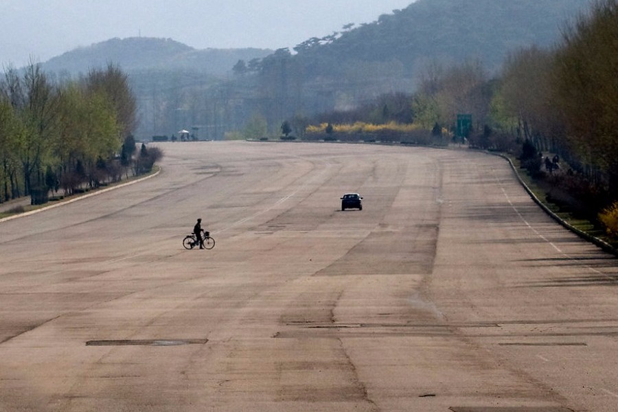 Στους άδειους δρόμους της Βόρειας Κορέας - Φωτογραφία 1