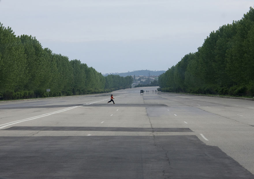Στους άδειους δρόμους της Βόρειας Κορέας - Φωτογραφία 14
