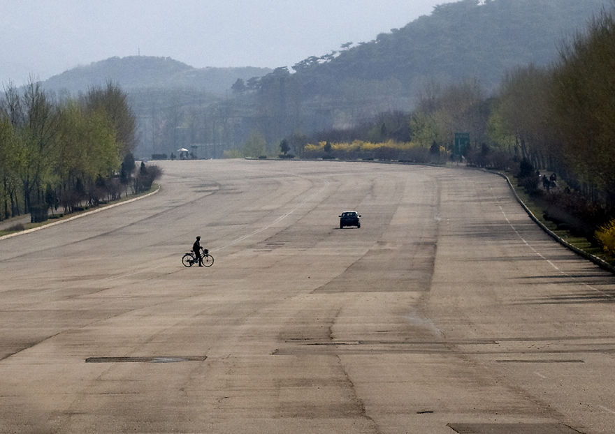 Στους άδειους δρόμους της Βόρειας Κορέας - Φωτογραφία 15
