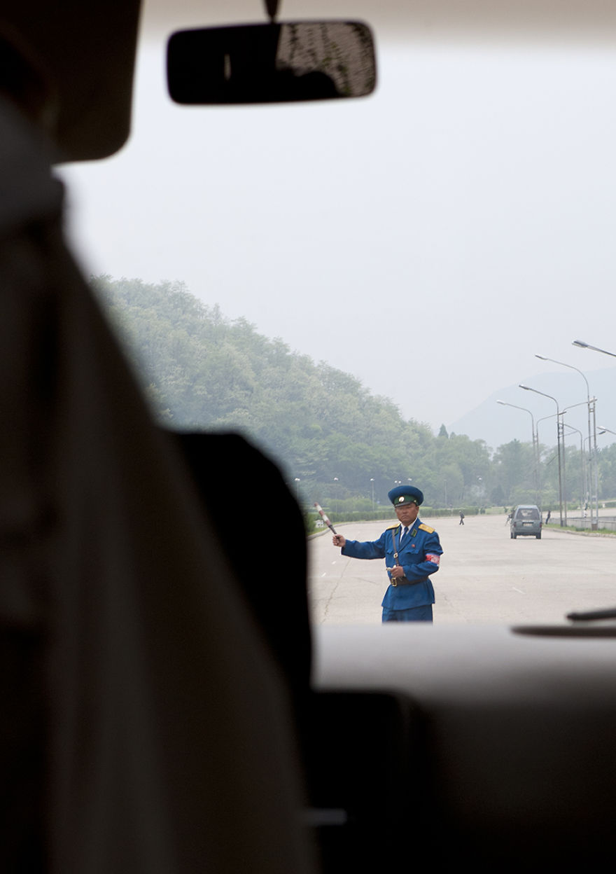Στους άδειους δρόμους της Βόρειας Κορέας - Φωτογραφία 16
