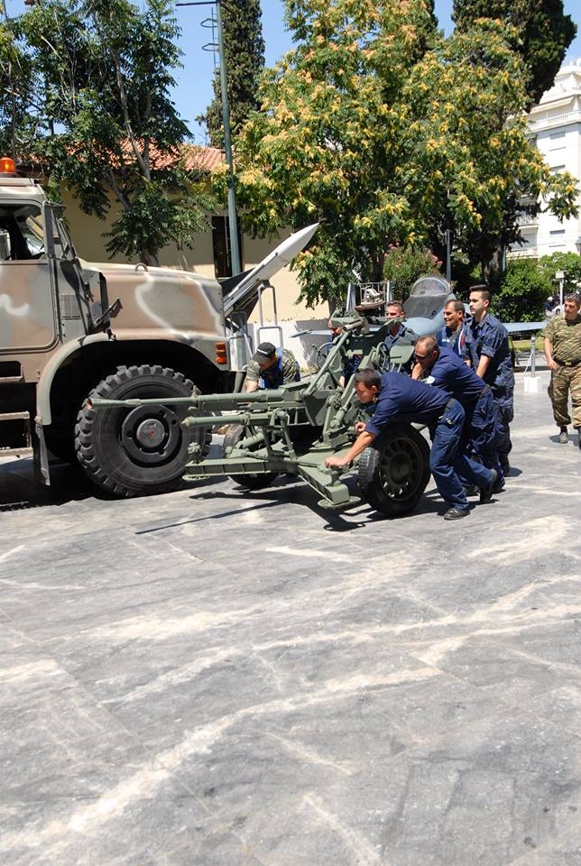 Συντήρηση των παλιών πυροβόλων στο Πολεμικό Μουσείο Αθηνών (10 ΦΩΤΟ) - Φωτογραφία 4