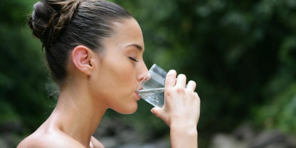 Τρεις τρόποι για να πίνετε περισσότερο νερό - Φωτογραφία 1