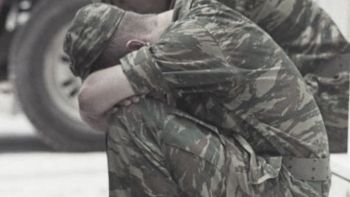 Τραγωδία: Ετοιμοθάνατος Στρατιωτικός ζήτησε να μείνει σε μηχανική υποστήριξη για ημέρες ώστε να «σώσει» τη γυναίκα του! - Φωτογραφία 1