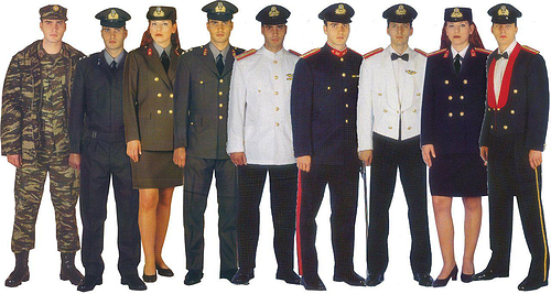 «Κάρτα ένδυσης» 150 ευρώ για τις στολές ζητά η ΠΟΜΕΝΣ - Φωτογραφία 1