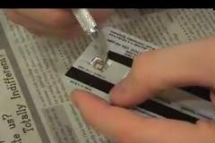 ΟΔΗΓΙΕΣ: Πως απενεργοποιείται το τσιπάκι RFID από τις τραπεζικές κάρτες.
