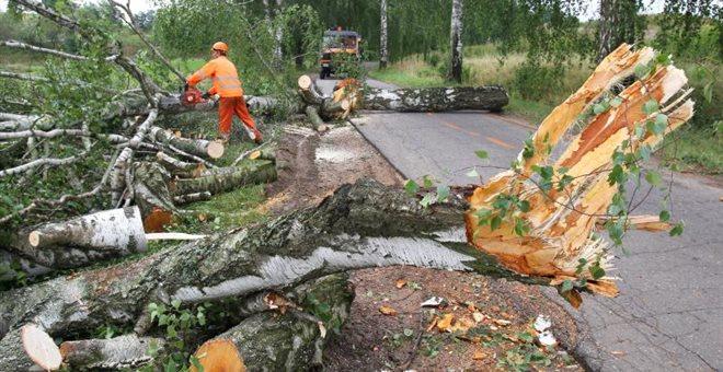 Τέσσερις νεκροί από τις καταιγίδες στην Πολωνία - Φωτογραφία 1