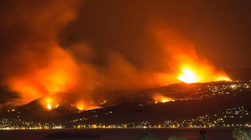 Η μεγάλη φωτιά του Καλάμου από την Εύβοια - Φωτογραφία 1