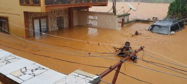 Φονικές πλημμύρες στη Σιέρα Λεόνε....Τουλάχιστον 320 νεκροί - Φωτογραφία 2