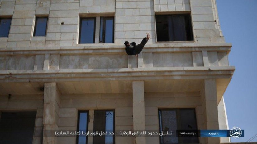 ISIS:Αυτά θα πάθετε άπιστοι απο εμάς τους εκλεκτούς του Αλλάχ (εικόνες) - Φωτογραφία 4