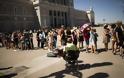 «ΤΟΥΡΙΣΜΟΦΟΒΙΑ» Μετά την Ισπανία διώχνουν τουρίστες σε Βενετία, Κροατία, Σκωτία -Στη Φλωρεντία τους καταβρέχουν [εικόνες] - Φωτογραφία 4