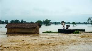 Τουλάχιστον 700 νεκροί από πλημμύρες στη Νότια Ασία - Φωτογραφία 1