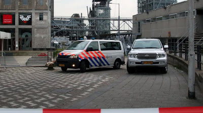 Ολλανδία: Απετράπη μακελειό σε συναυλία ..... Εντοπίσθηκε βαν με φιάλες αερίου - Φωτογραφία 1