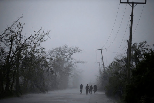 Σε κατάσταση φυσικής καταστροφής το Τέξας- Έφτασε ο τυφώνας Χάρβεϊ - Φωτογραφία 2