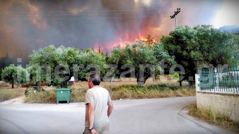 ΠΥΡΗΝΗ ΚΟΛΑΣΗ στην Ζάκυνθο!!Κάηκε σπίτι, πρόλαβαν και το εγκατέλειψαν οι ένοικοι! - Φωτογραφία 14