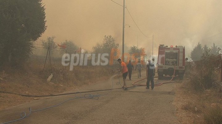 ΠΥΡΗΝΗ ΚΟΛΑΣΗ στην Ζάκυνθο!!Κάηκε σπίτι, πρόλαβαν και το εγκατέλειψαν οι ένοικοι! - Φωτογραφία 15