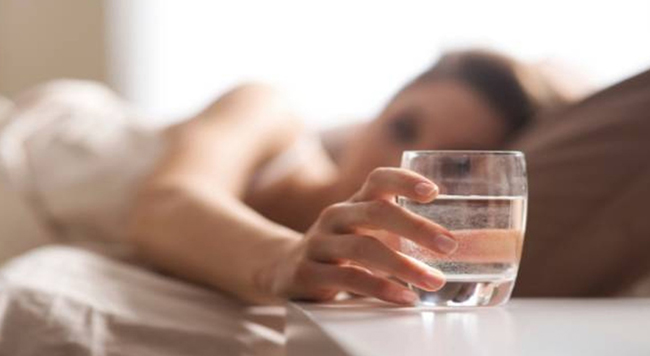 Ευεργετικό για την υγεία ένα ποτήρι νερό το πρωί με άδειο στομάχι - Φωτογραφία 1