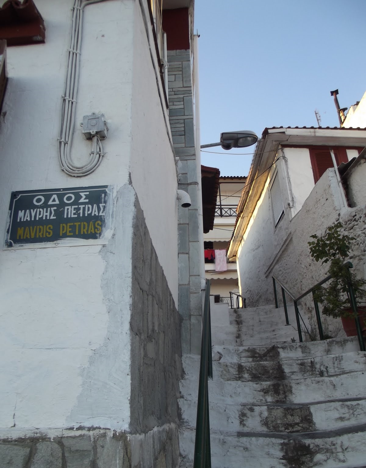 Θεσσαλονίκη: Η οδός Μαύρης Πέτρας που εξαφανίζει όποιον πάει εκεί μετά τις 12 (pics) - Φωτογραφία 3