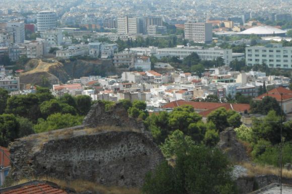 Θεσσαλονίκη: Η οδός Μαύρης Πέτρας που εξαφανίζει όποιον πάει εκεί μετά τις 12 (pics) - Φωτογραφία 4