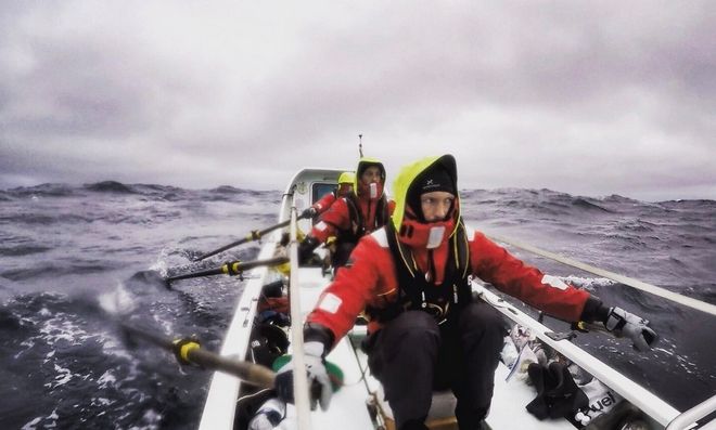 Σοκάρουν τα χέρια χρυσού Ολυμπιονίκη μετά από 965χλμ κωπηλασίας στην Αρκτική - Φωτογραφία 2