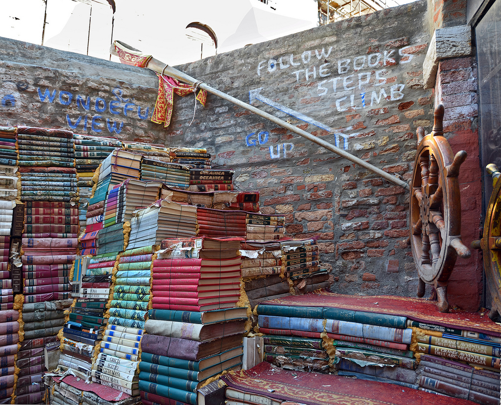 Το βιβλιοπωλείο που βρίσκεται μέσα στο νερό στη Βενετία - Φωτογραφία 8