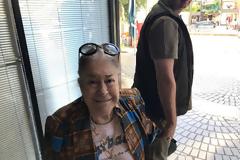 ΚΛΩΣΤΑΙ ΠΕΤΑΛΟΥΔΑΣ Eύη Μουζάκη-Μια κυρία της ακμάζουσας κάποτε βιομηχανίας μας