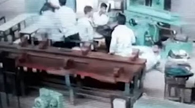 Τρομακτικό βίντεο από την Ινδία: Μαθητής βγάζει πιστόλι και πυροβολεί συμμαθητή του! - Φωτογραφία 1