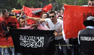 Προς εθνικό διχασμό η Αλβανία – Οι ισλαμιστές δηλώνουν ανοιχτά «Τούρκοι» και όχι Αλβανοί - Φωτογραφία 1