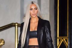 Η Kim Kardashian πήγε σε απονομή βραβείων με διαφανές παντελόνι