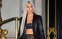 Η Kim Kardashian πήγε σε απονομή βραβείων με διαφανές παντελόνι - Φωτογραφία 2