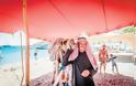 Η ΕΠΕΛΑΣΗ ΤΩΝ ΧΑΜΠΙΜΠΙ «Χίλιες και μία νύχτες» στο «Nammos» - Χαλιφάτο, καμήλες και σαμπάνιες (φωτό) - Φωτογραφία 6