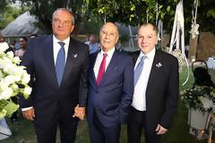 Ο mr Rodos Palace βάφτισε τα δίδυμα παιδιά του.Όλη η showbiz ήταν εκεί.
