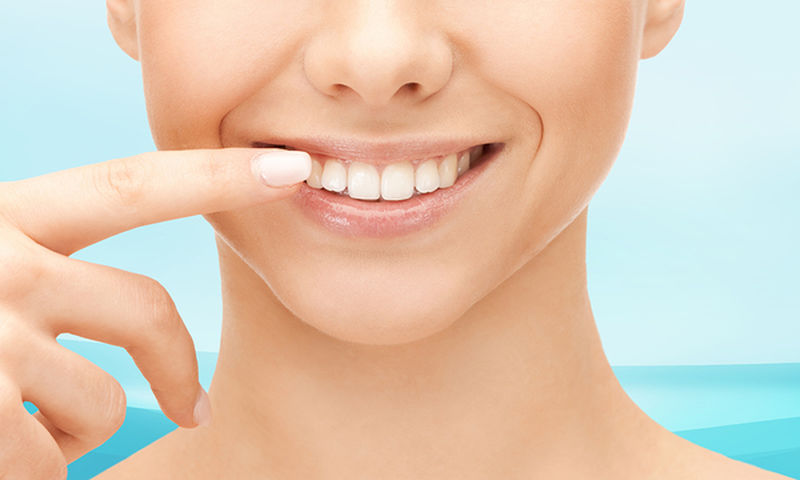 Οδοντιατρικός Σύλλογος Αττικής: Λεύκανση δοντιών σε κομμωτήρια - Φωτογραφία 1