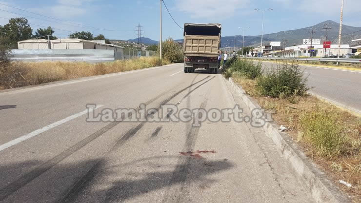 Λαμία: Φορτηγό παρέσυρε οδηγό του ΚΤΕΛ [photos] - Φωτογραφία 6