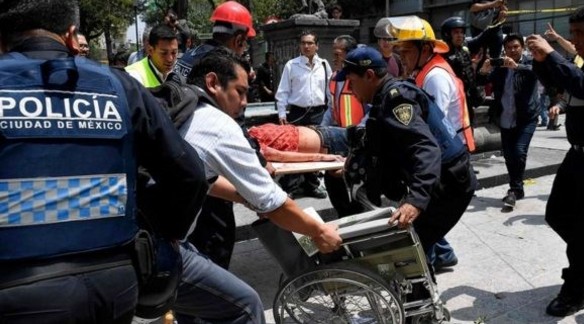 Σοκάρουν οι εικόνες από το νέο ισχυρό σεισμό στο Μεξικό [photos] - Φωτογραφία 8