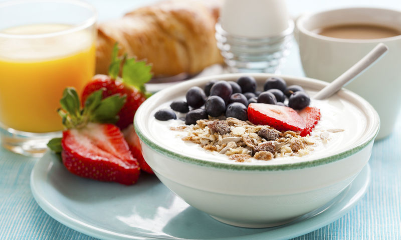 Τέσσερα μικρά λάθη που κάνεις όταν τρως πρωινό και σου προσθέτουν κιλά - Φωτογραφία 1